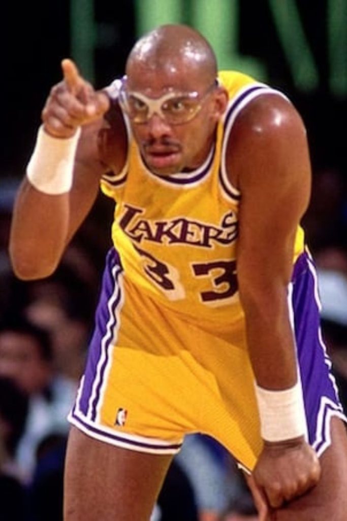 kareem abdul jabbar kareem abdul jabbar is a former skilled basketball player in america who played 20 seasons for the los angeles lakers and the milwaukee bucks